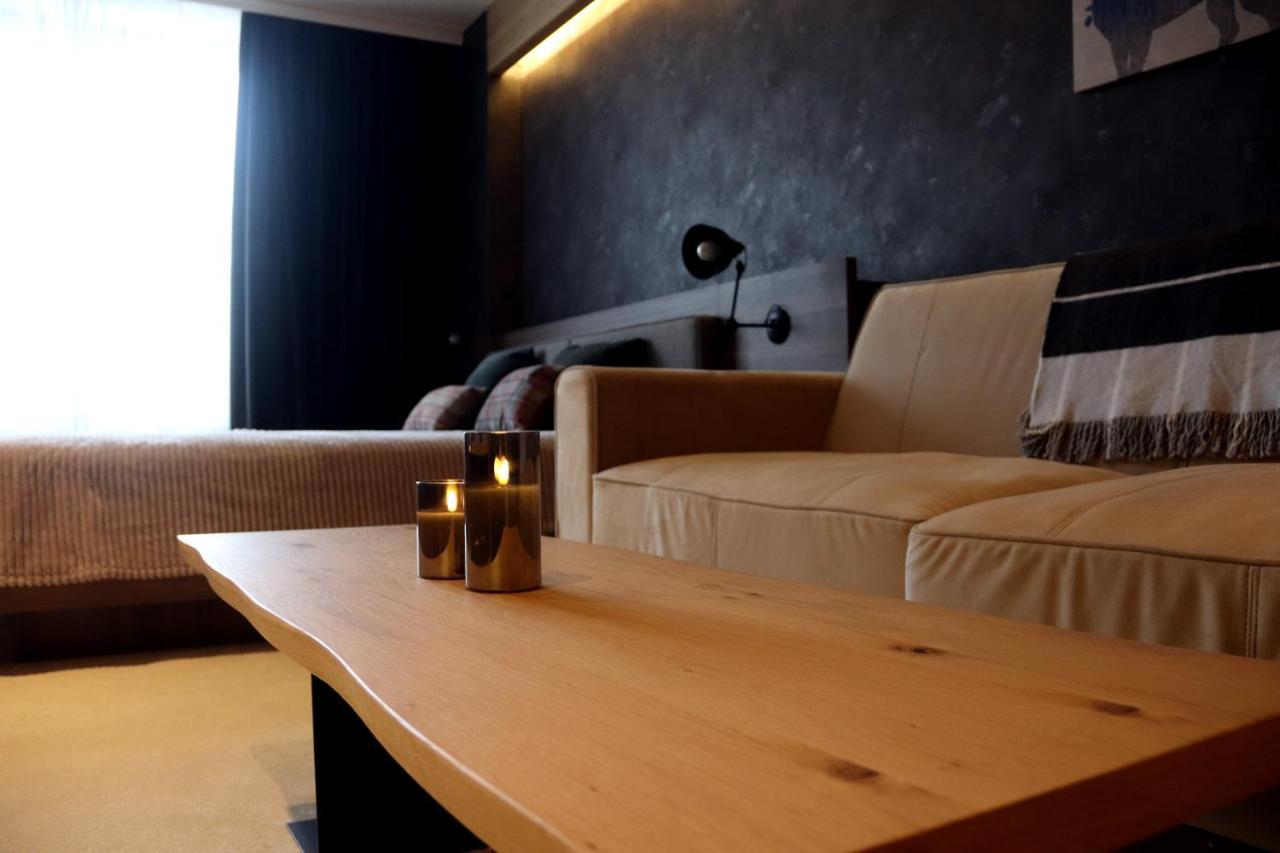 Superior Woodside Residences & *