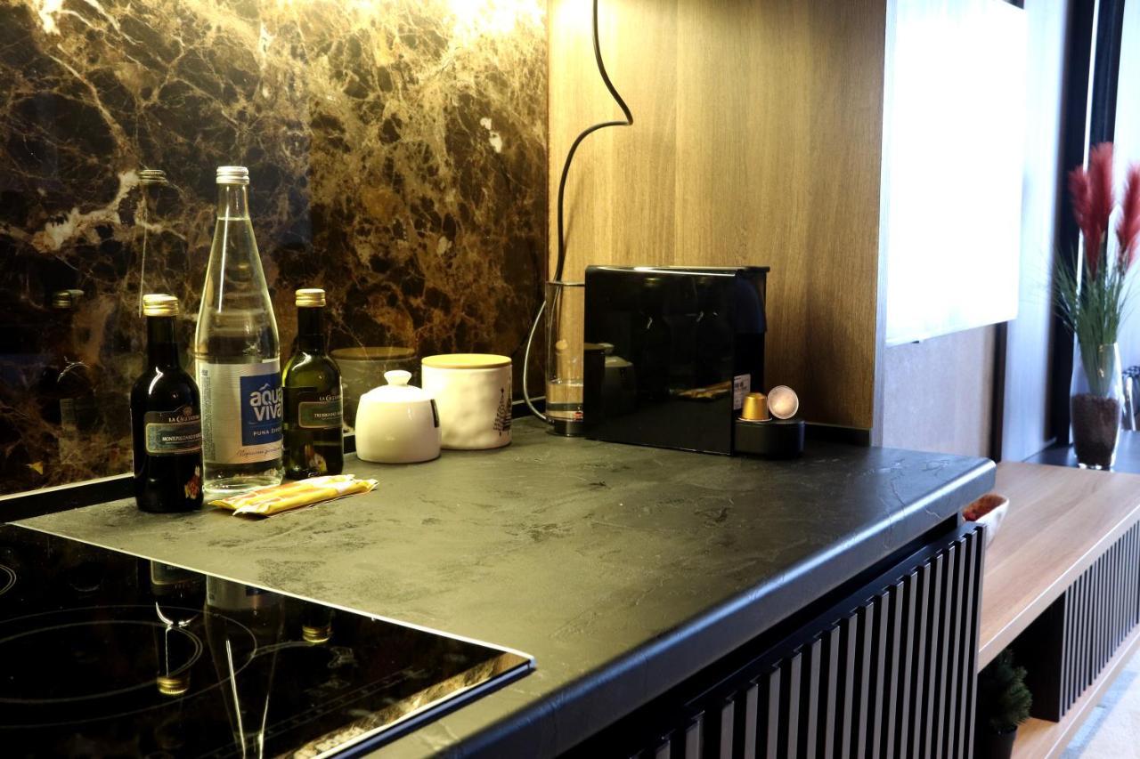 Superior Woodside Residences & *