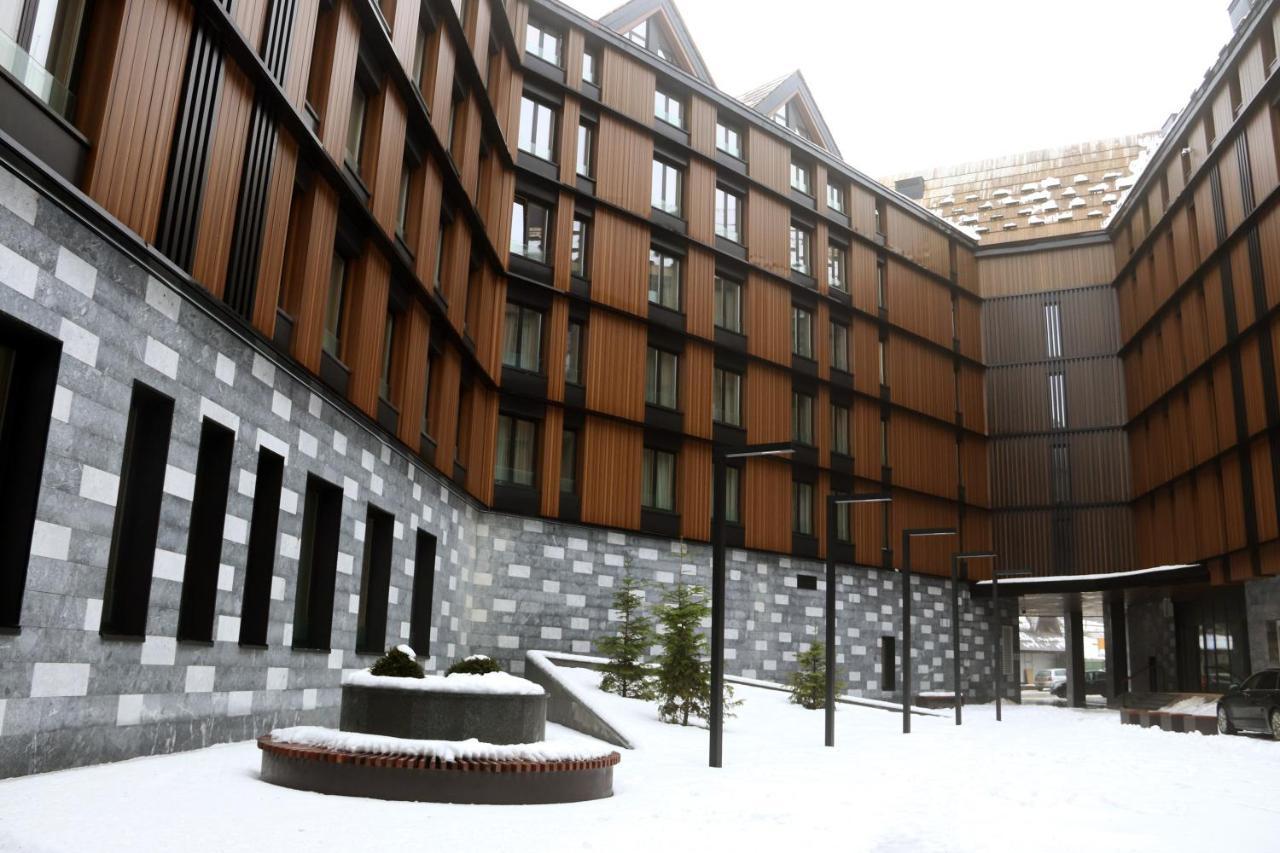 Superior Woodside Residences & Apartment