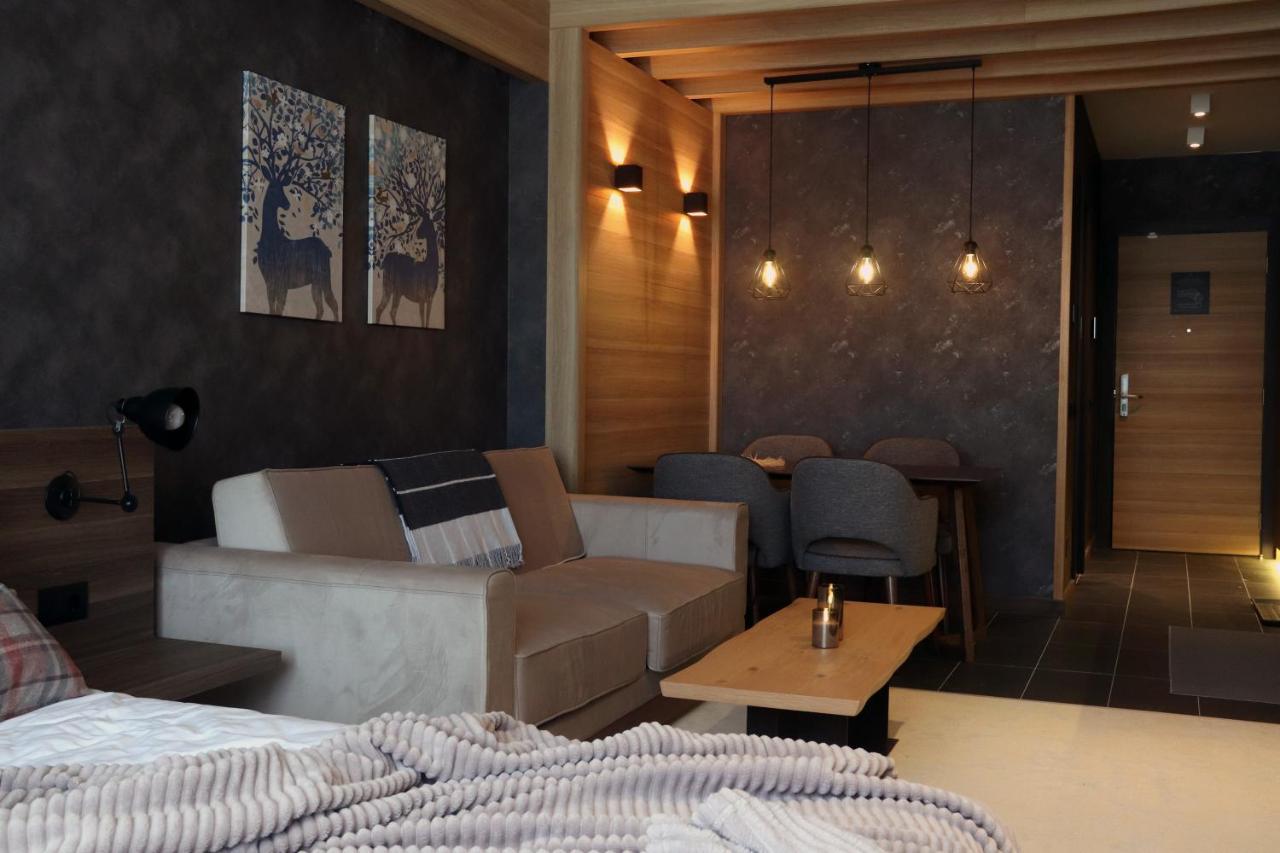 Superior Woodside Residences & Apartment *