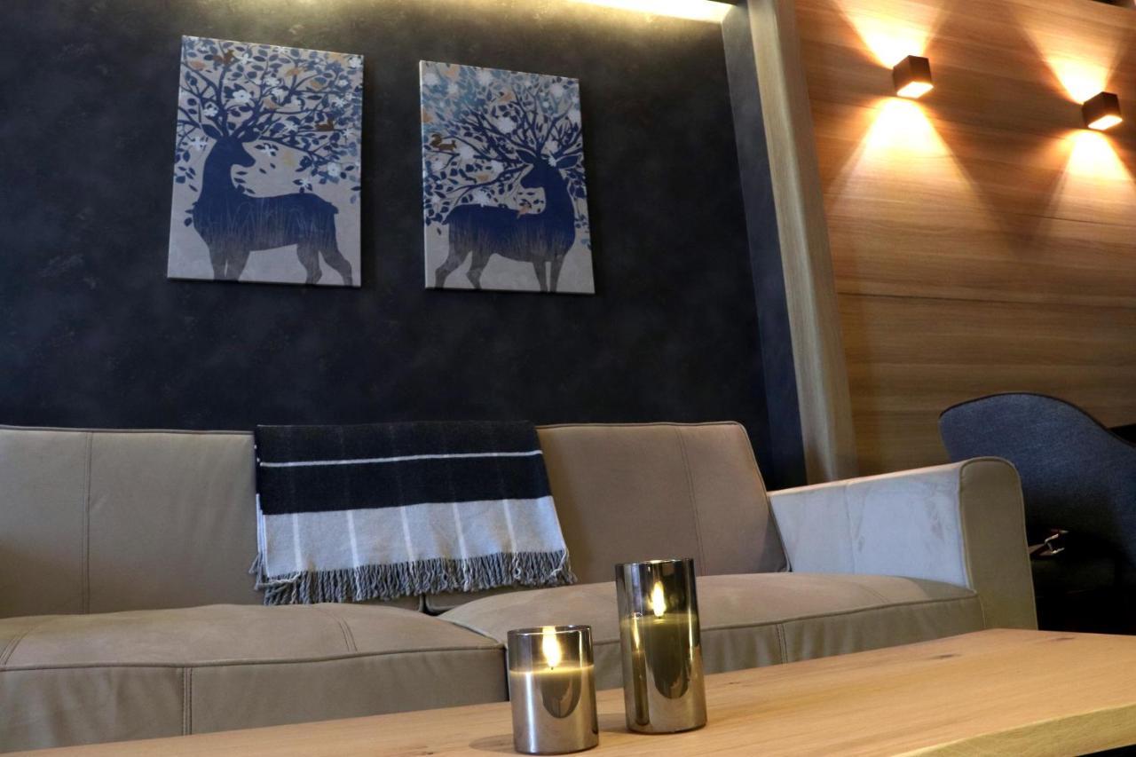 Superior Woodside Residences & *