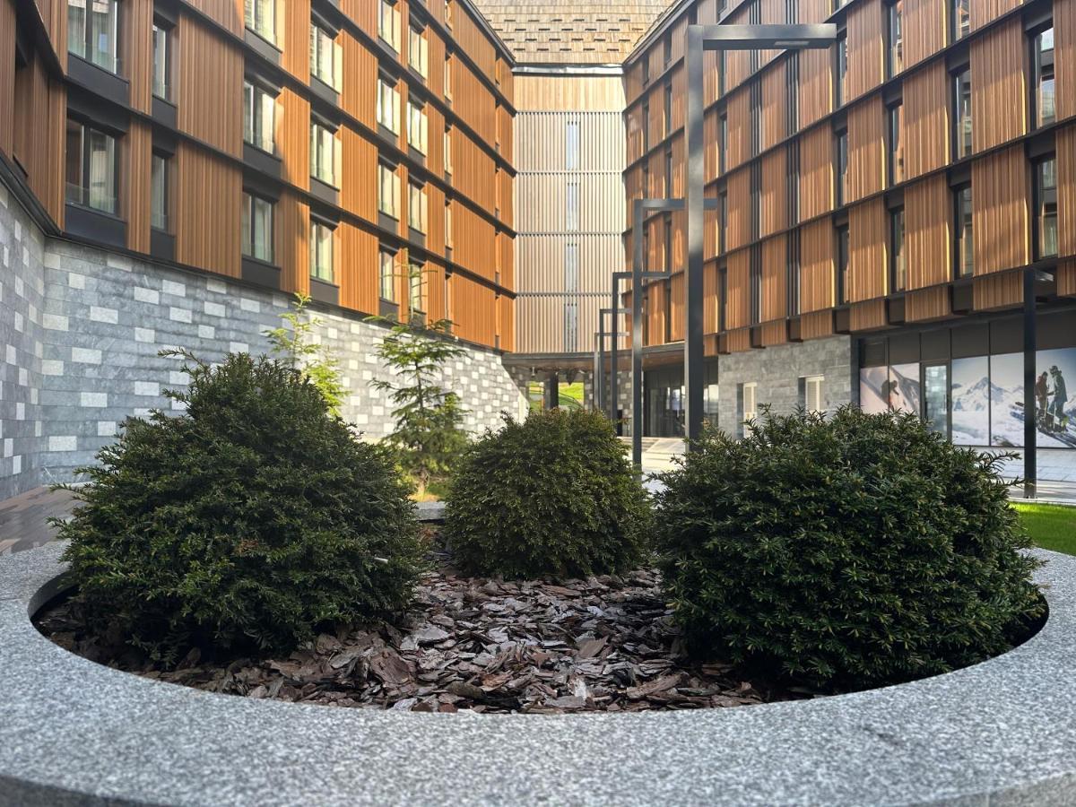 Superior Woodside Residences & Apartament