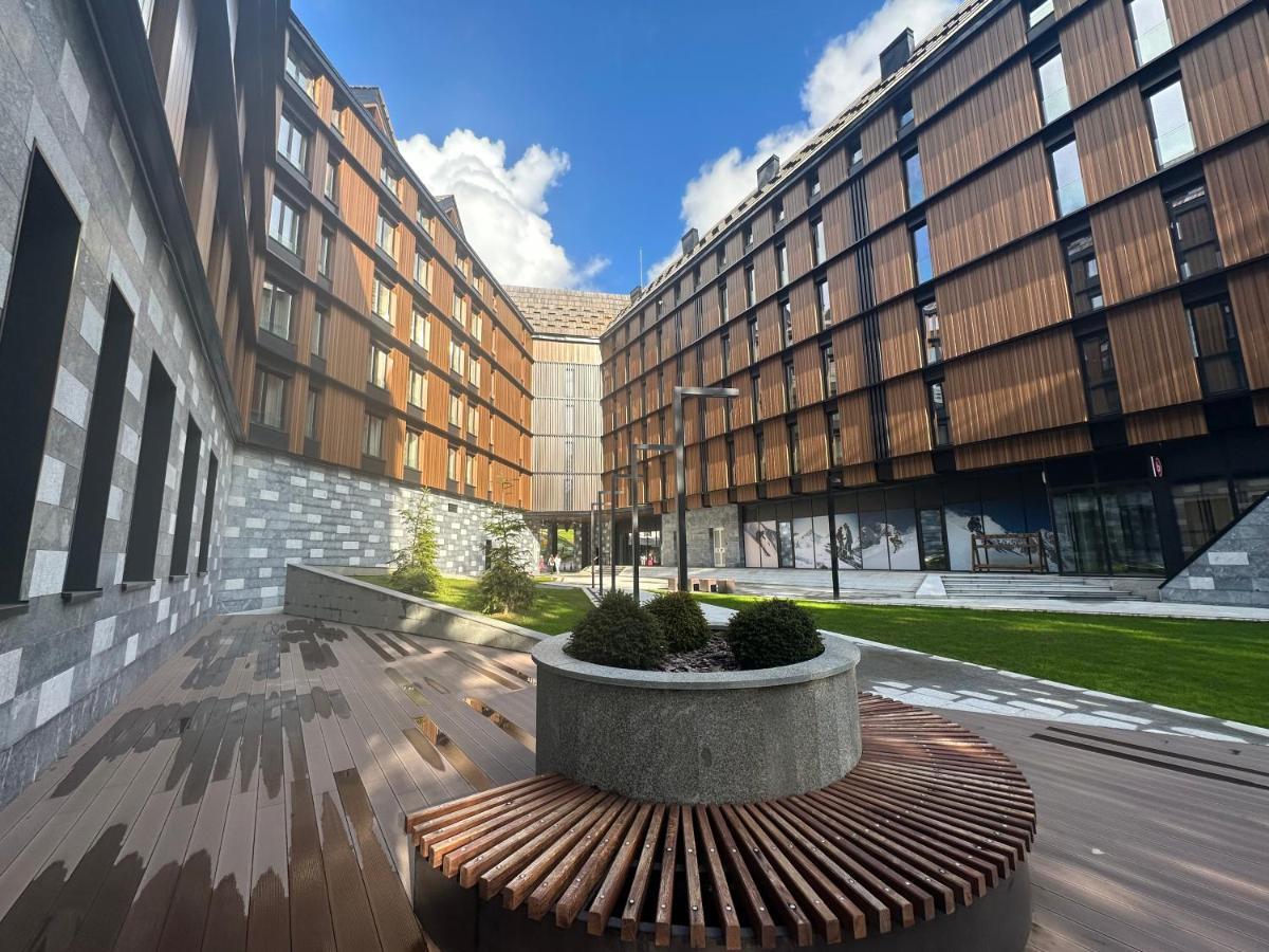 Superior Woodside Residences & Apartment *